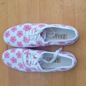 Nell Flowers size 9 flowers shoe
